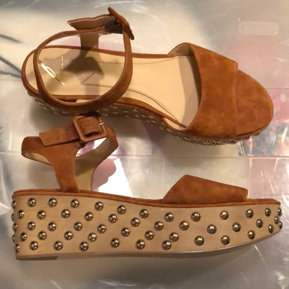 Brian Atwood gorgeous suede tan brown cognac platform sandals heels 10 studded - Picture 2 of 7